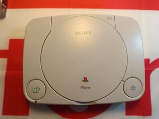 Consola Ps One + Fifa 99, completa, perfecta !!