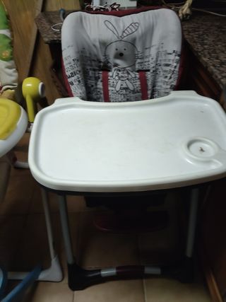 Trona de bebé con funda de conejito