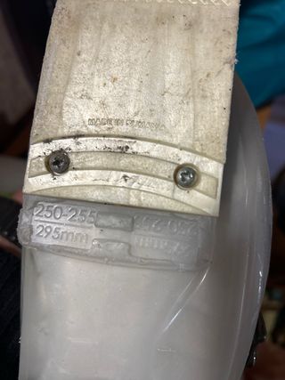 Sci, bastoni e scarponi da sci