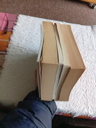 Lote 5 libros mercados financieros o opciones.