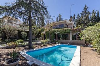 Chalet en venta en Zubia (La)