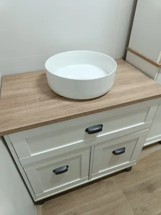 Mueble de baño madera y porcelana