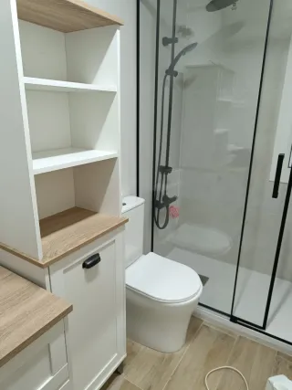 Mueble de baño madera y porcelana