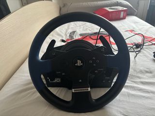 Volante Thrustmaster T150 con pedales