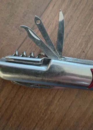Coltellino multiuso.