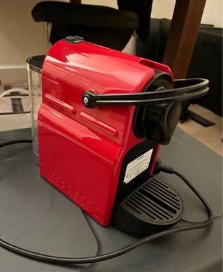 Cafetera Nespresso Roja