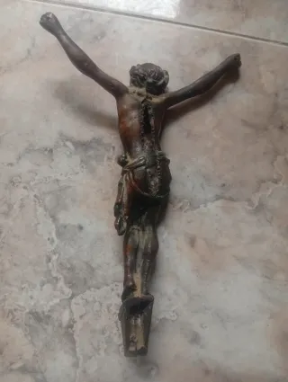 Crucifijo de pared de bronce