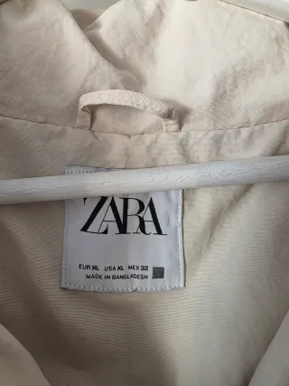 Cazadora oversize Zara beige