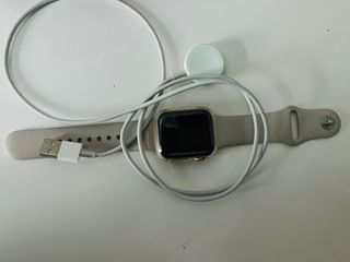Apple Watch SE Beige/Dorado Casi Nuevo