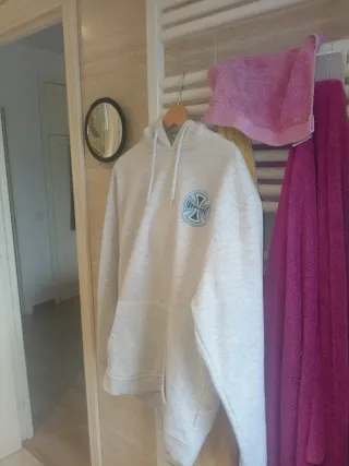 Sudadera Independent gris