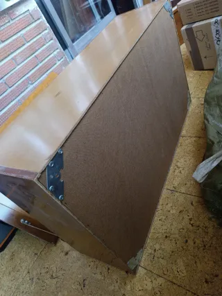 Mueble bar de madera para colgar