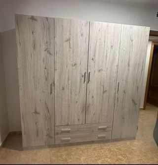 Armarios Grandes con cristales 2x2 nuevos