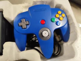 Nintendo 64 con caja