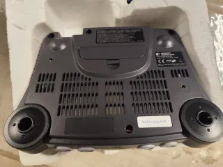 Nintendo 64 con caja