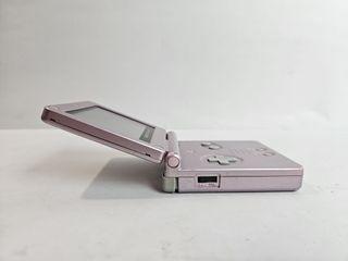 Game Boy Advance SP Rosa Edizione Limitata