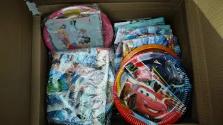 Lote 10 Cajas de productos de menaje y fiestas