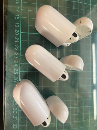 3 AirPods Originales Apple Blancos