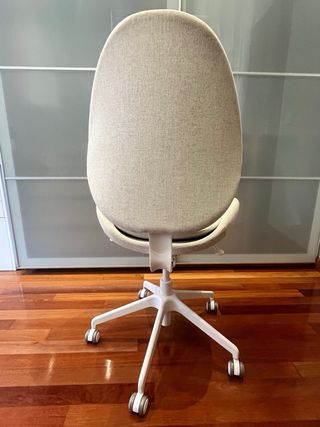 Silla de oficina IKEA HATTEFJÄLL sin reposabrazos.