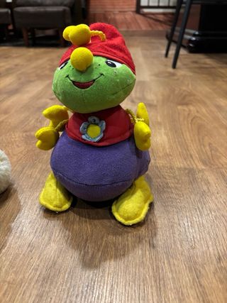 Lote 4 peluches: perro, cerdito, conejo, hormiga