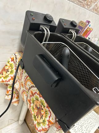 1 Freidora  Doble Aigostar 3L cada una