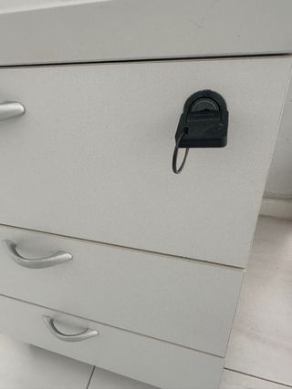 Cajonera oficina / despacho con llave (excelente)