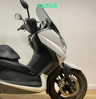 YAMAHA XMAX 125