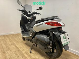 YAMAHA XMAX 125