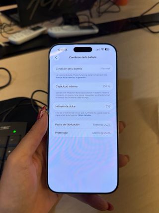 iPhone 16 Pro Max 256GB Plata Seminuevo