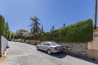 Chalet en venta en Zubia (La)