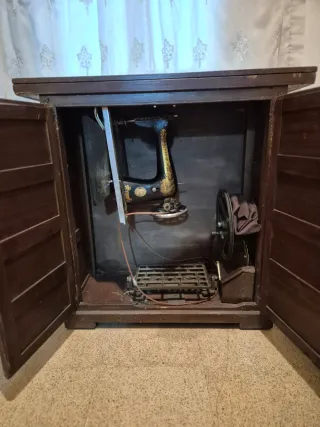 Máquina de coser Singer antigua