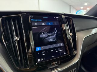 Volvo XC60 R DESIGN 2.0 B4