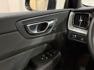 Volvo XC60 R DESIGN 2.0 B4