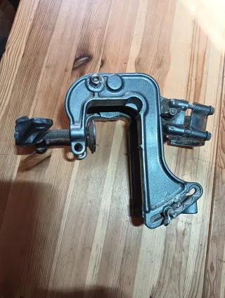 Soporte de montaje fueraborda Suzuki DT2.2