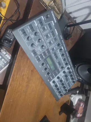 Access Virus TI2 Sintetizador Profesional