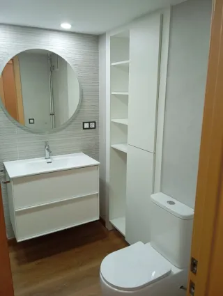 Reforma tu baño revalorizando tu hogar.