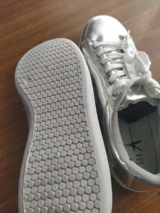 Zapatillas plateadas