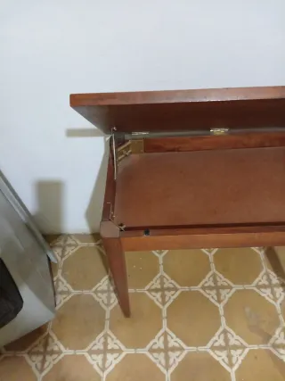 Mesa escritorio pequeña de madera
