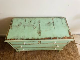 Cómoda vintage madera verde desgastada