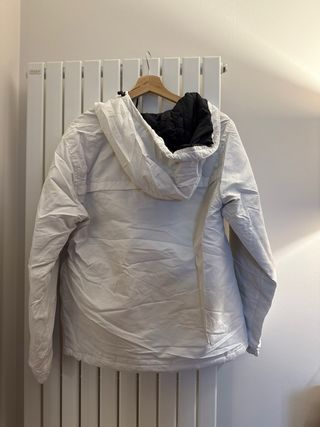 Chaqueta Anorak Pull and Bear Blanca