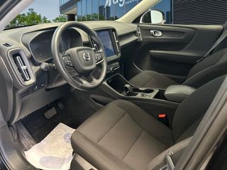 Volvo XC40 T3 Momentum Core Auto 120 kW (163 CV)