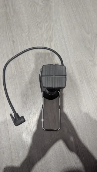 Inflador de pie con manómetro