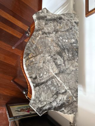 Mesa auxiliar mármol y madera