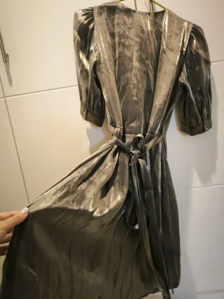 Vestido fiesta plateado Zara