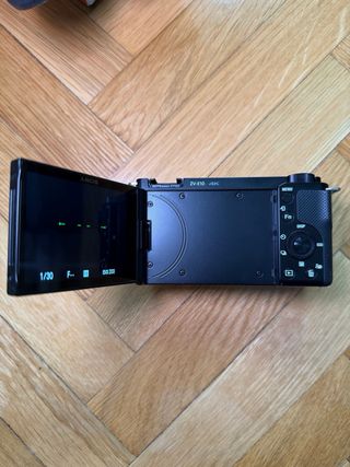 Sony ZV-E10 con accesorios