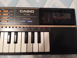 Órgano Casio PT-82