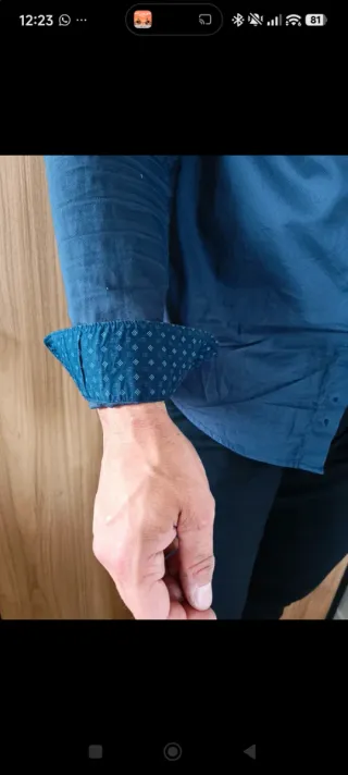 Camisa azul marino hombre