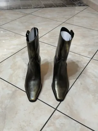 Stivaletti donna vera pelle nero oro