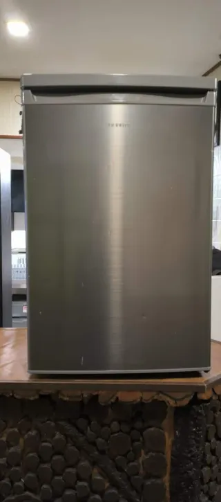 Nevera Infiniton pequeña
