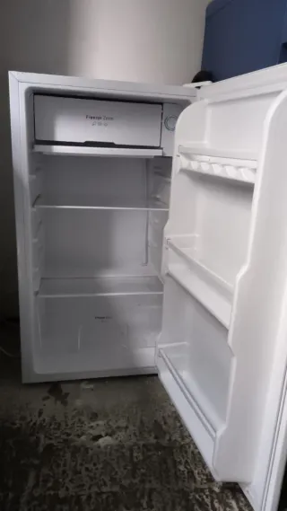 Nevera Infiniton pequeña