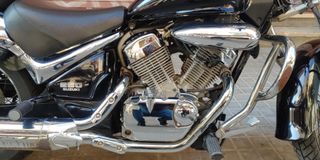 Suzuki VL250 Intruder